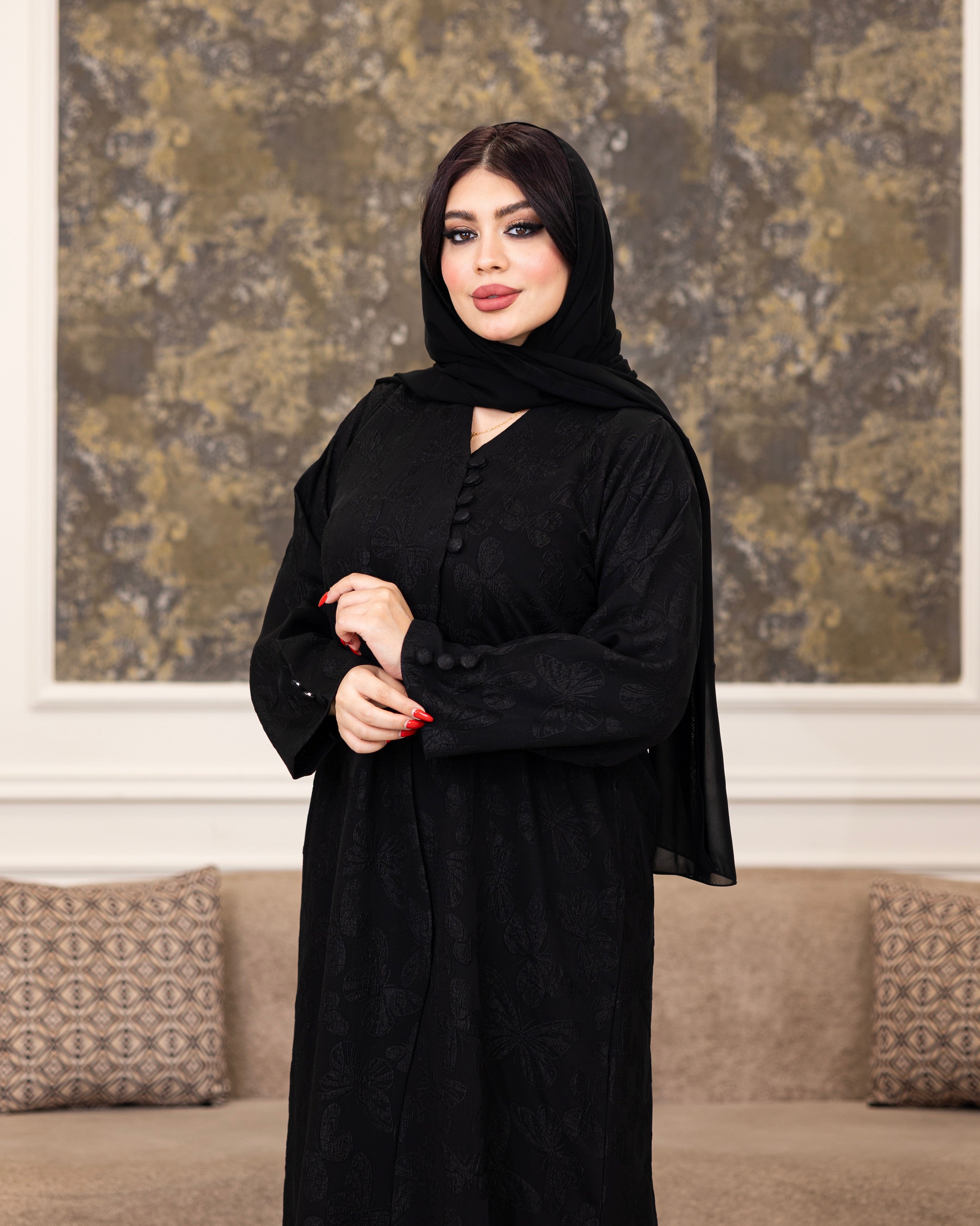 عباية بلاك سيغنتشر مع شيلة | موديل 0010